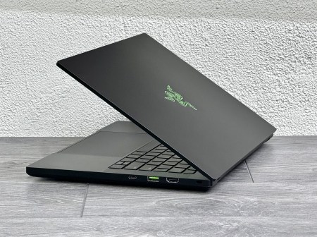 Razer Blade RZ09 336